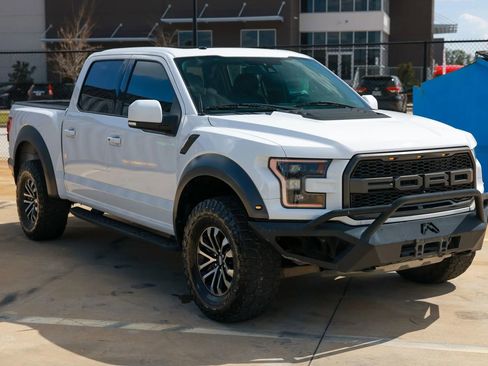 Used 2018 Ford F150 Raptor w/ Equipment Group 802A Luxury image 9