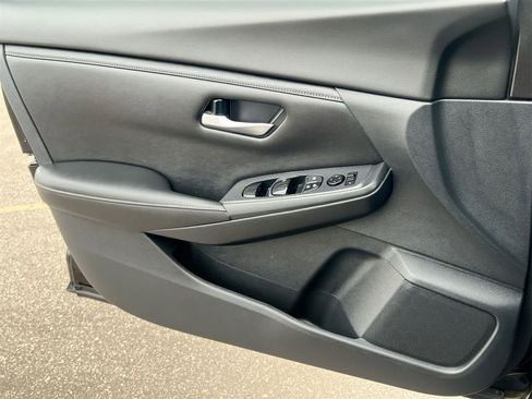 Used 2021 Nissan Sentra SV image 29