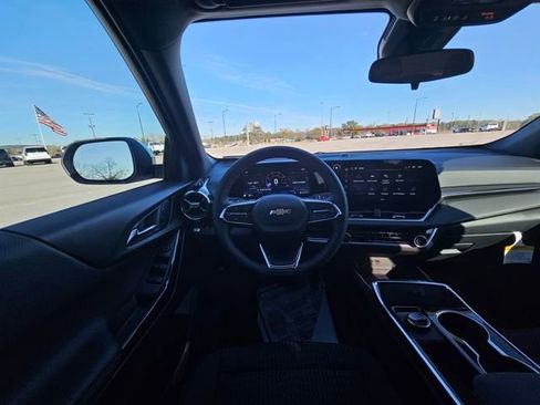 New 2026 Chevrolet Equinox LT FWD image 13