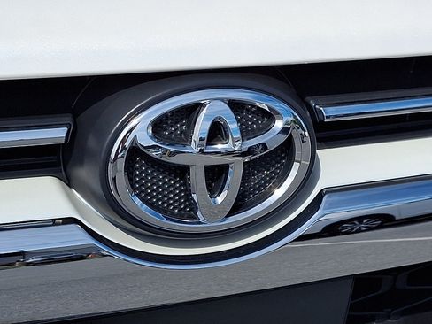 Used 2022 Toyota 4Runner Limited AWD/4WD image 38