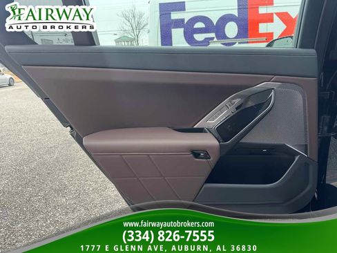 Used 2025 BMW 740i xDrive AWD/4WD image 27