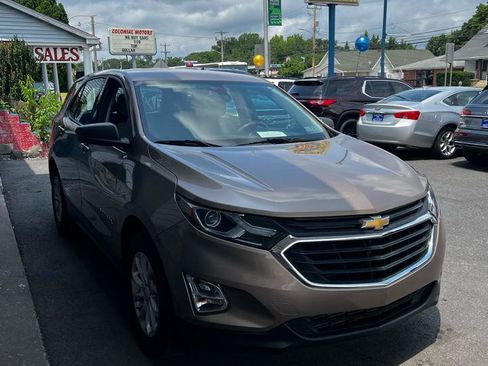 Used 2018 Chevrolet Equinox LS FWD image 4
