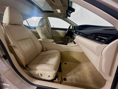 Used 2013 Lexus ES 350 w/ Luxury Pkg FWD image 31