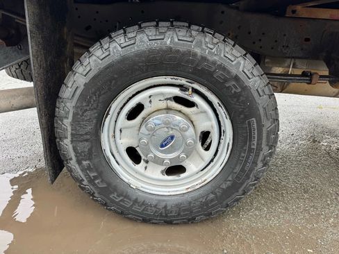 Used 2016 Ford F250 XL w/ XL Appearance Package AWD/4WD image 11