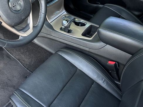 Used 2014 Jeep Grand Cherokee Overland RWD image 6