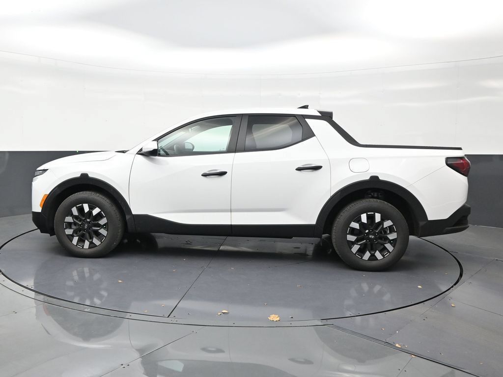 Used 2026 Hyundai Santa Cruz SE FWD image 2
