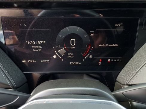 Used 2025 GMC Yukon XL Denali AWD/4WD image 29