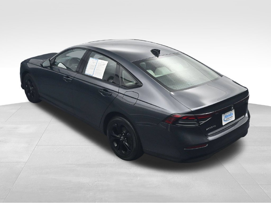 Used 2025 Honda Accord SE image 32