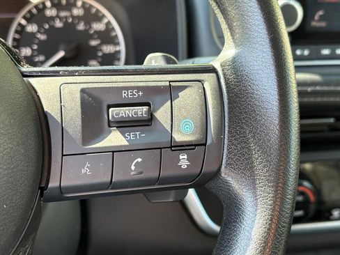 Used 2023 Nissan Rogue SV AWD/4WD image 16