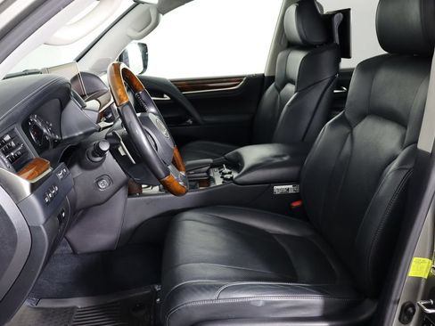 Used 2016 Lexus LX 570 4WD w/ Luxury Package image 14