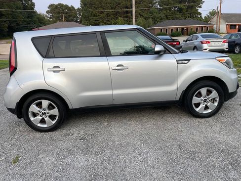 Used 2018 Kia Soul w/ Convenience Package FWD image 8