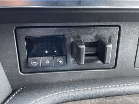 Used 2023 Nissan Armada Platinum w/ Captain's Chairs Package RWD image 25
