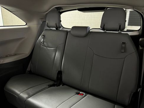 Certified 2024 Toyota Sienna XLE image 24