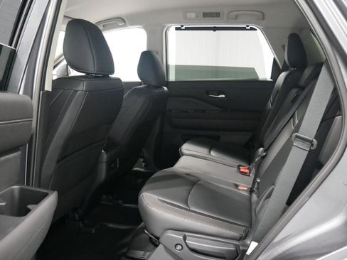 New 2025 Nissan Pathfinder SL image 12