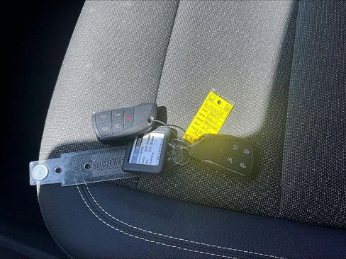 Used 2024 Chevrolet Traverse LT AWD/4WD image 36