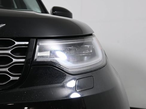 Used 2024 Land Rover Discovery S AWD/4WD image 40