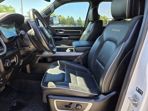 Used 2023 RAM 1500 Laramie AWD/4WD image 4