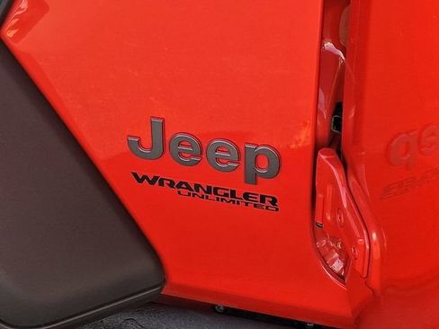 Used 2022 Jeep Wrangler Unlimited Rubicon AWD/4WD image 29