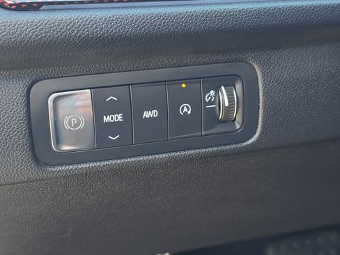 Certified 2024 Chevrolet Traverse RS AWD/4WD image 27