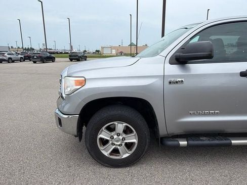 Used 2016 Toyota Tundra SR5 w/ SR5 Upgrade Package AWD/4WD image 8