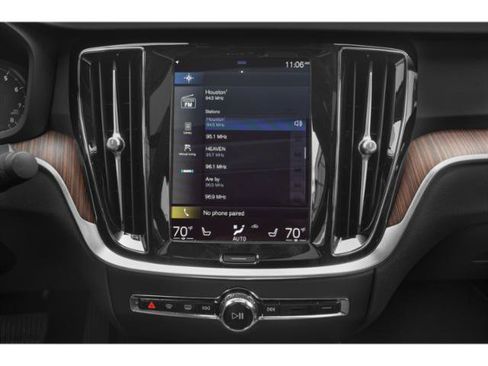 Used 2020 Volvo S60 T5 Momentum FWD image 10
