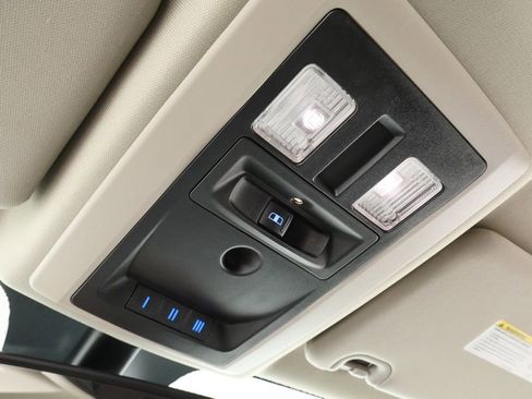 Used 2018 RAM 2500 Laramie w/ Sport Appearance Group image 33