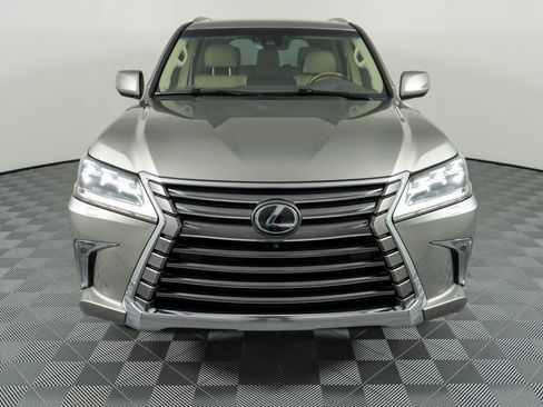 Used 2016 Lexus LX 570 4WD w/ Luxury Package image 2