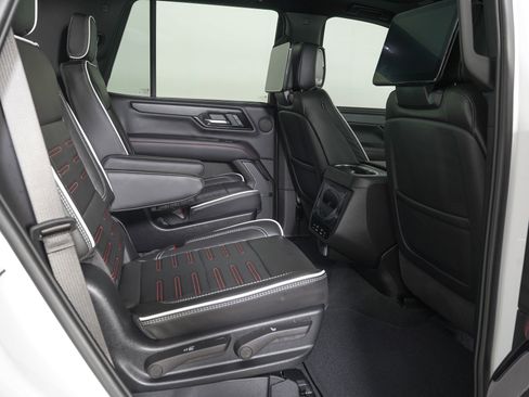 Used 2026 GMC Yukon AT4 Ultimate AWD/4WD image 10