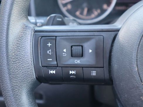Used 2024 Nissan Rogue SV FWD image 12