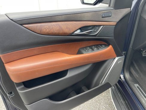 Used 2020 Cadillac Escalade Luxury RWD image 39