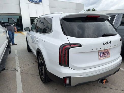 Used 2024 Kia Telluride EX w/ EX Captain's Chair Package AWD/4WD image 23