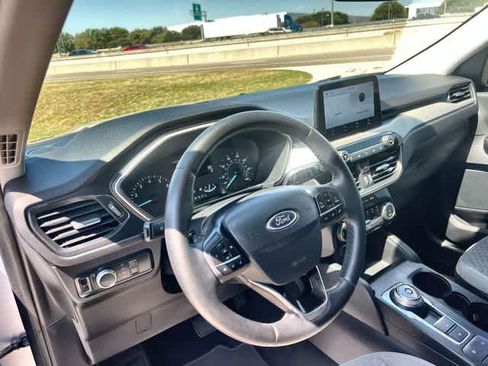 Used 2022 Ford Escape SE w/ Convenience Package FWD image 15