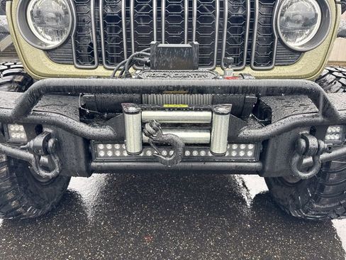 Used 2025 Jeep Wrangler Unlimited Rubicon AWD/4WD image 12