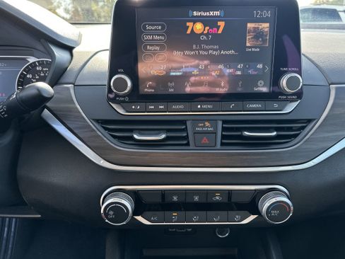 Used 2025 Nissan Altima 2.5 SV image 28