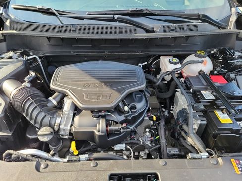 Used 2025 Cadillac XT6 Premium Luxury w/ Technology Package FWD image 16
