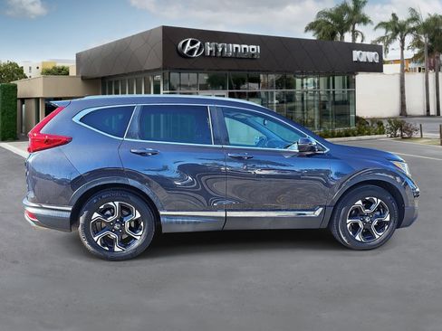 Used 2018 Honda CR-V Touring image 2