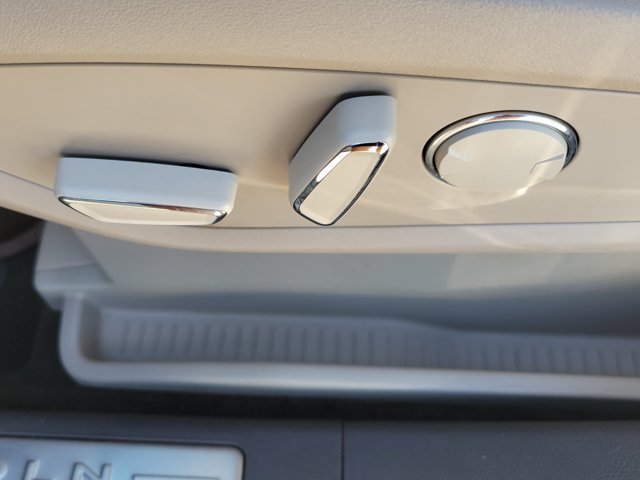 Certified 2022 Lincoln Nautilus FWD w/ Premium Package image 23