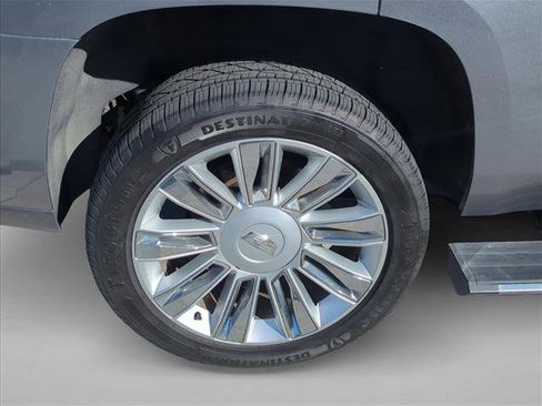 Used 2018 Cadillac Escalade Platinum image 22