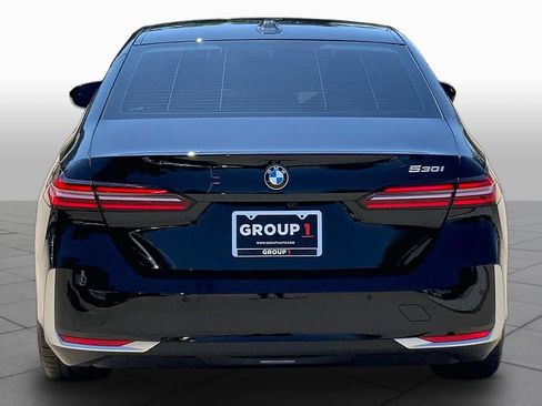 Used 2024 BMW 530i w/ Premium Package RWD image 5