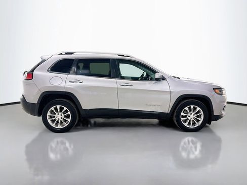 Used 2019 Jeep Cherokee Latitude w/ Popular Appearance Group image 9