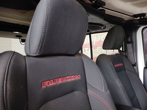 Used 2020 Jeep Wrangler Unlimited Rubicon w/ Safety Group AWD/4WD image 14