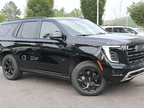 Used 2026 GMC Yukon AT4 w/ AT4 Premium Plus Package AWD/4WD image 2