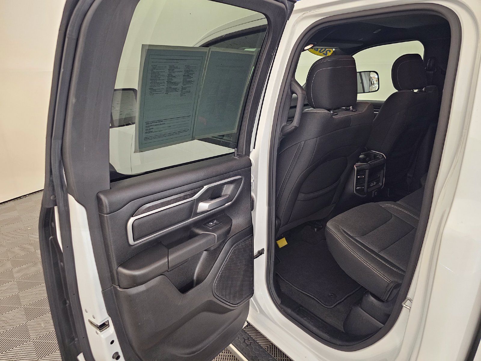 Used 2022 RAM 1500 Big Horn AWD/4WD image 22