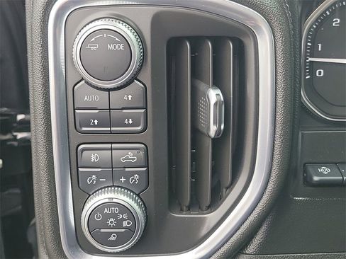 Used 2020 GMC Sierra 2500 SLT w/ SLT Premium Plus Package image 13