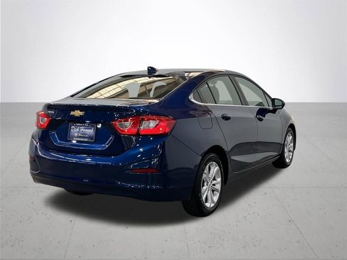 Used 2019 Chevrolet Cruze LT w/ Convenience Package image 10