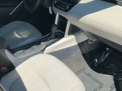 Used 2022 Toyota Corolla Cross L image 18