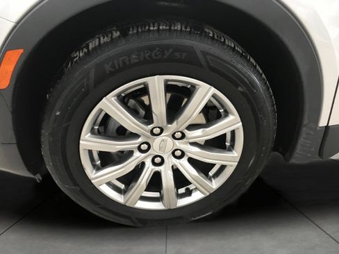 Used 2020 Cadillac XT4 Premium Luxury image 3