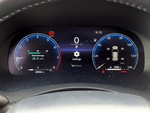 Used 2024 Toyota Highlander LE image 25