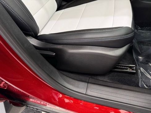 New 2026 Chevrolet Equinox EV LT image 21