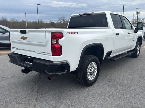 Used 2023 Chevrolet Silverado 2500 Custom w/ Custom Convenience Package AWD/4WD image 6